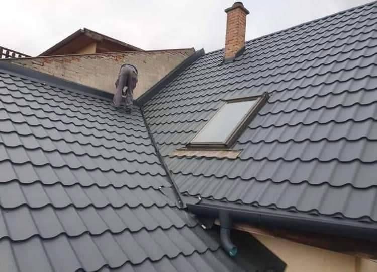 Executam acoperișuri si reparati de urgență