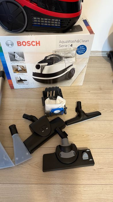 Aspirator cu spalare BOSCH AquaWash&Clean
BWD421PET, 5l, In garantie