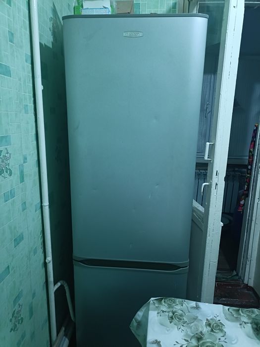 Холодильник Бирюса