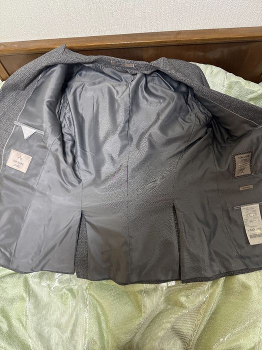 Продаётся костюм Тройка