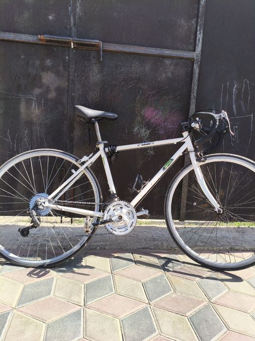 шиссейный велосипед sora