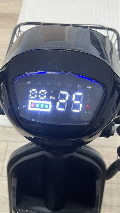 Продам скутер Sk8