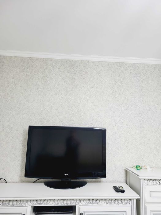 Телевизор LG диагональ 106 см