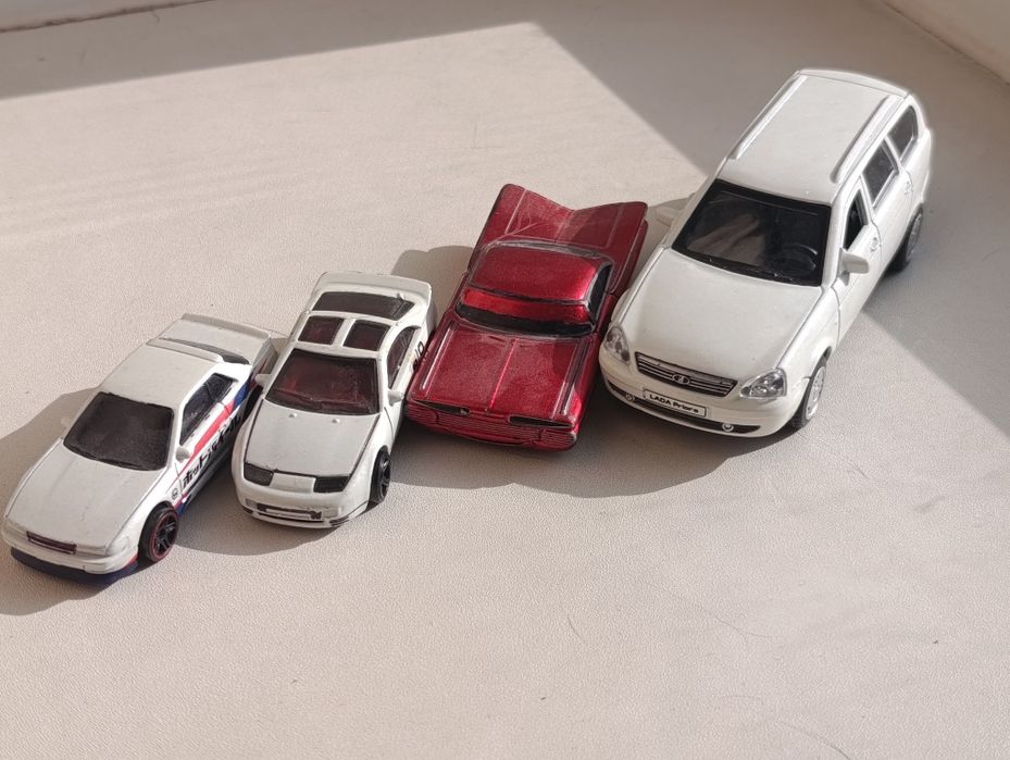 Модели машин игрушечные