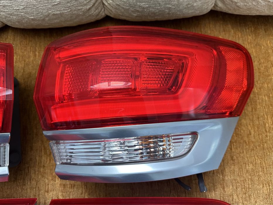 Stopuri / Triple Jeep Grand Cherokee WK2 Facelift