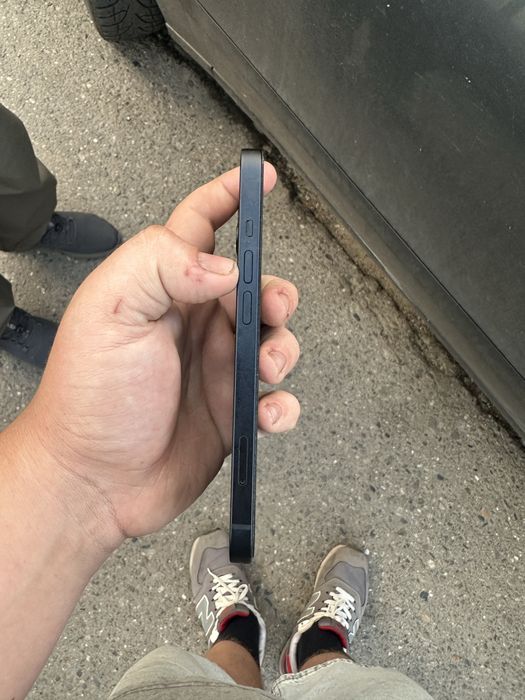 Продам iPhone 13 в отличном состоянии