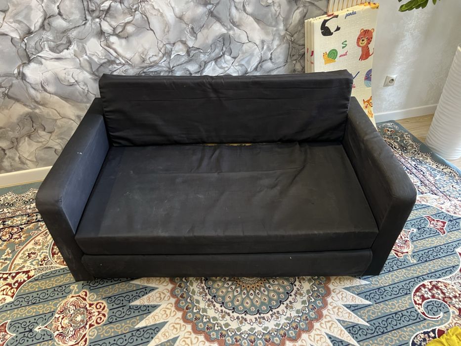 Продам диван икеа, небольшой компактный бу