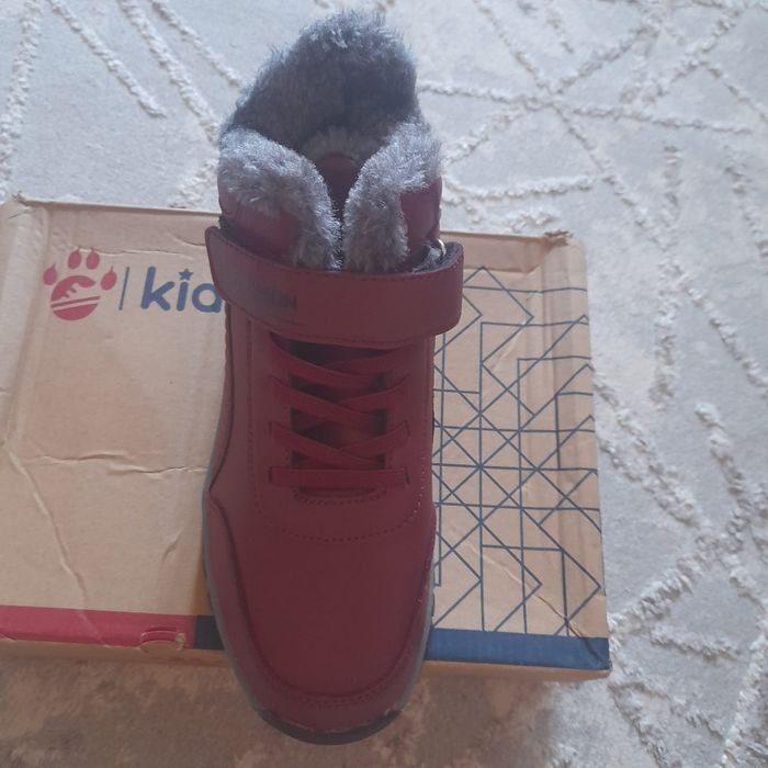 Продам зимние крассовки детские