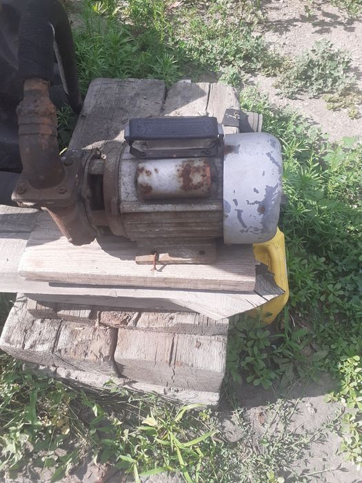 Продам водяной электронасос б/у