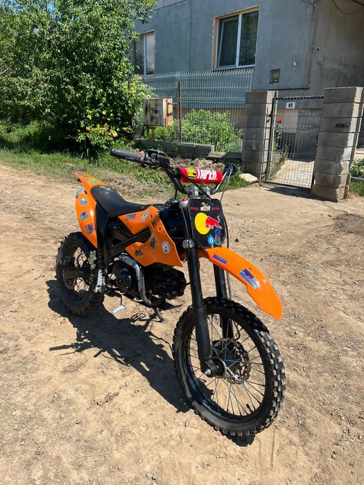 De vanzare cross kxd 125cc