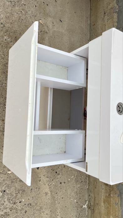 комплект ванной мебели