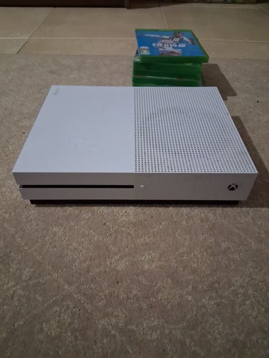 Vand xbox one S .