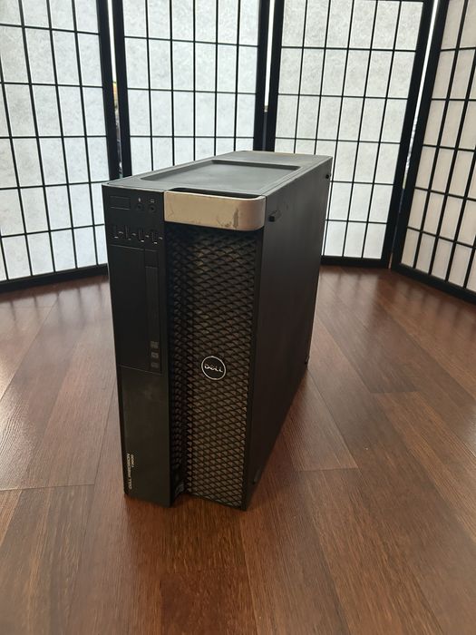 Dell T3600 Workstation Intel Xeon, 32 GB RAM, video AMD RX 570 4GB