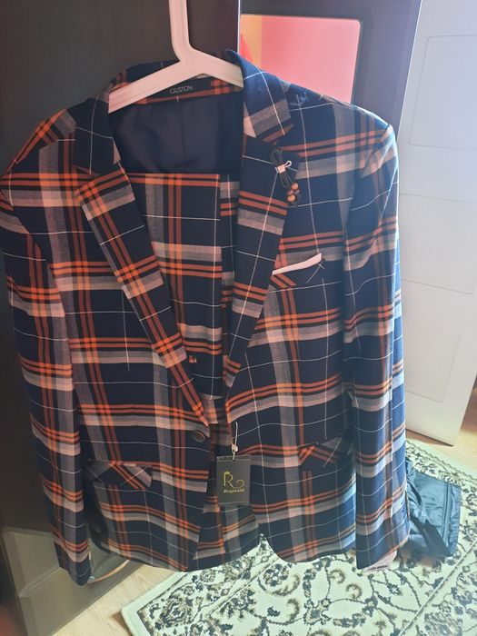 Costum nou mărimea m 70kg