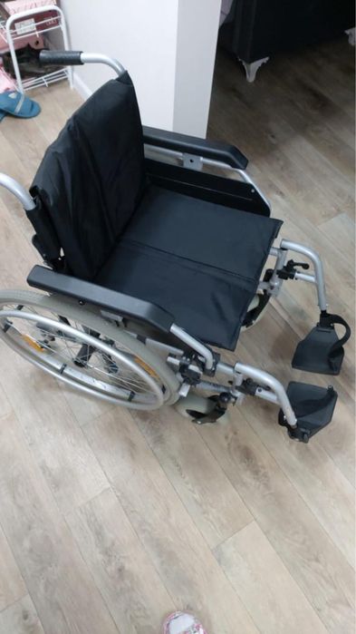 Продам инвалидную коляску и ходунок