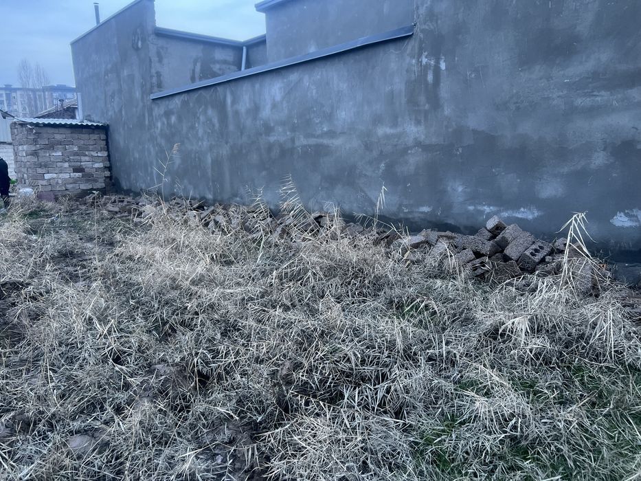 6 sotix yer sotiladi