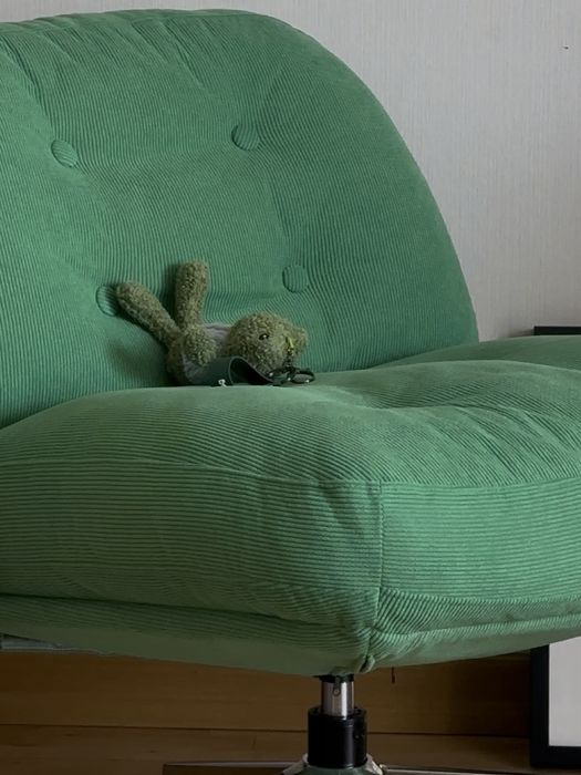 Зеленое кресло вращающее