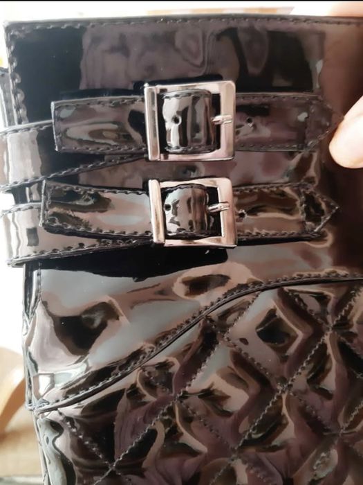 Нови дамски ботуши лак