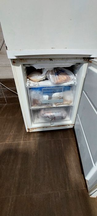 Продам холодильник