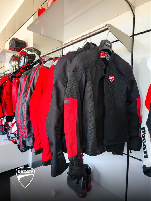 Оригинальная экипировка, одежда и аксессуары Ducati