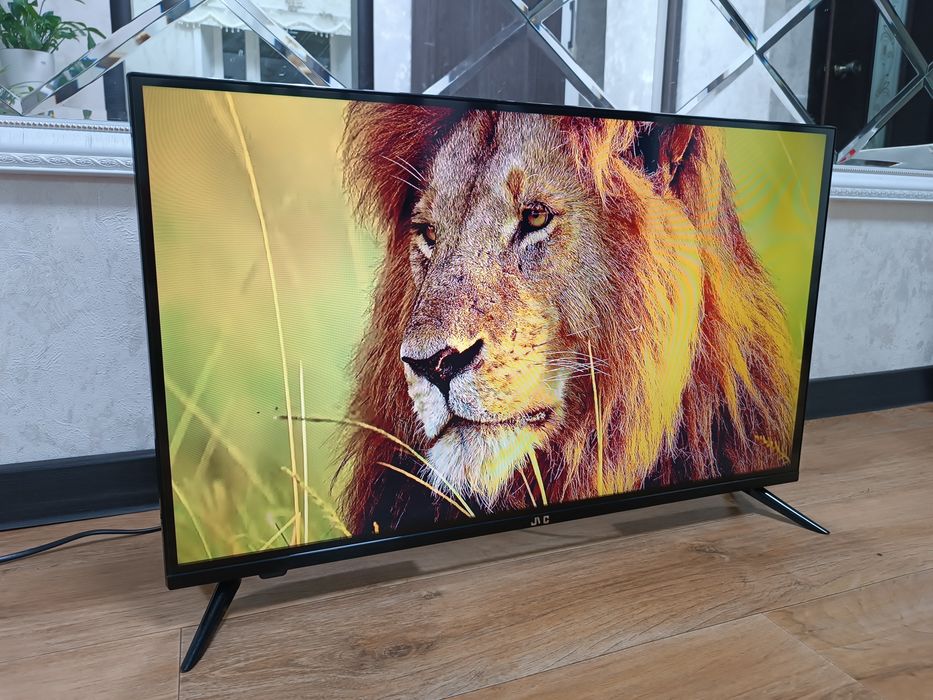 Телевизор JVC Смарт с документами.