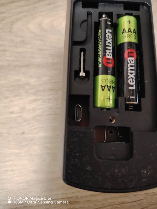 Telecomenzi program.  în funcție de disp.- CD , DVD , TV , linii audio