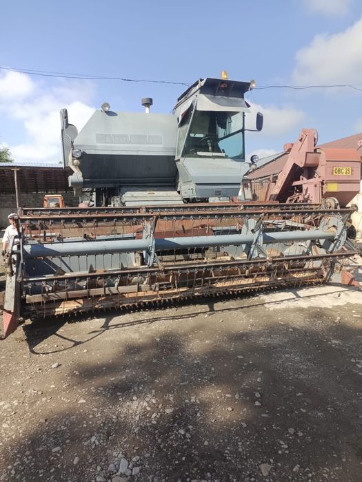 Продам комбайн..