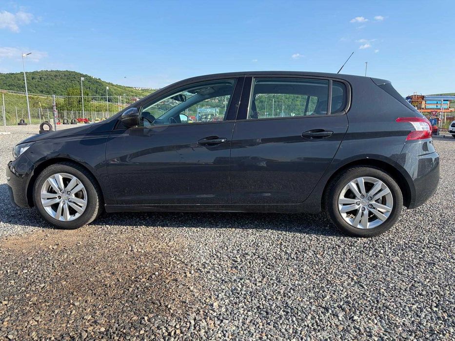 vand PEUGEOT 308  an fabricatie 2017,170 000 km,  euro6 ,pret 7000 euro