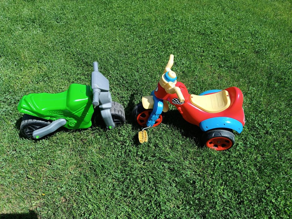 Mașinuță cu pedale