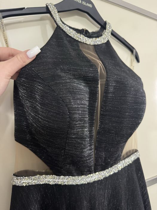 Черна офицялна рокля