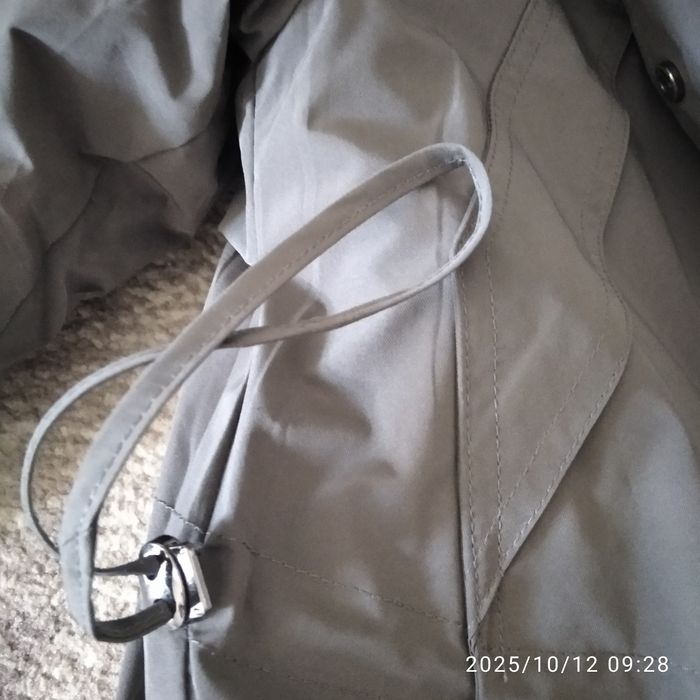 Продам куртку женскую