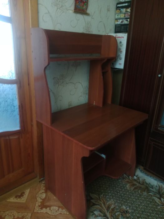 Стол компьютерный