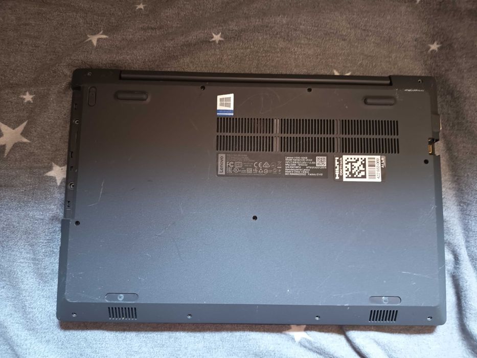 Laptop gen 8 Lenovo Ideapad V330-15ikb, Core i3 8130u, 4gb ddr4, ssd 128gb, display full HD, baterie 3 ore