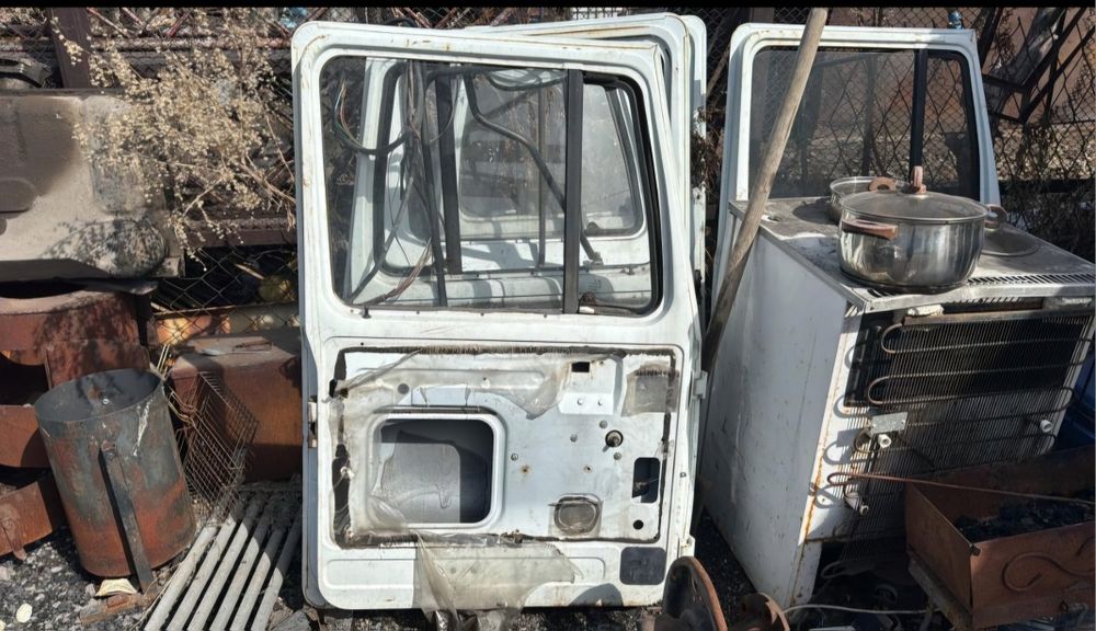 Двери крыло на газон