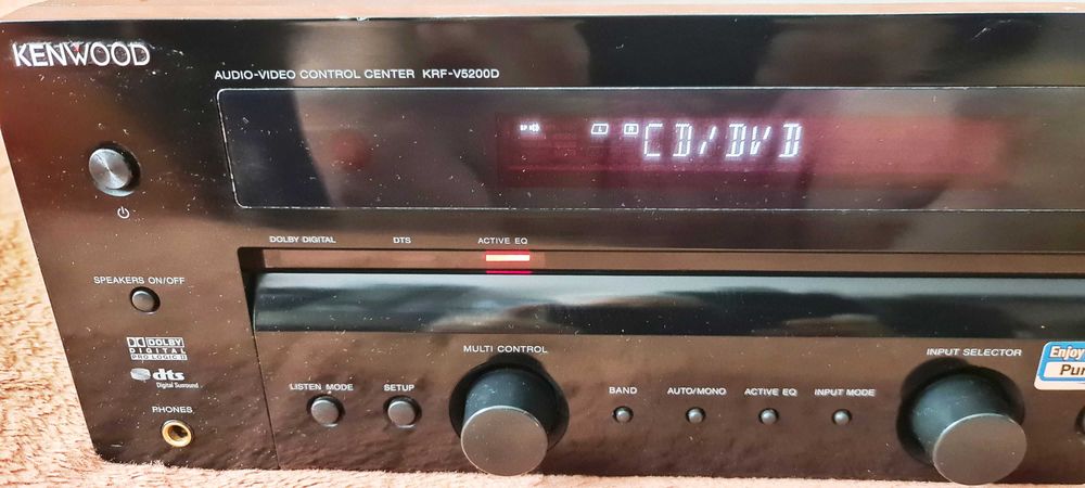 Kenwood KRF-V5200 putere 2X100 W pe 8 Ohm sau 5X100 W pe 8 Ohm