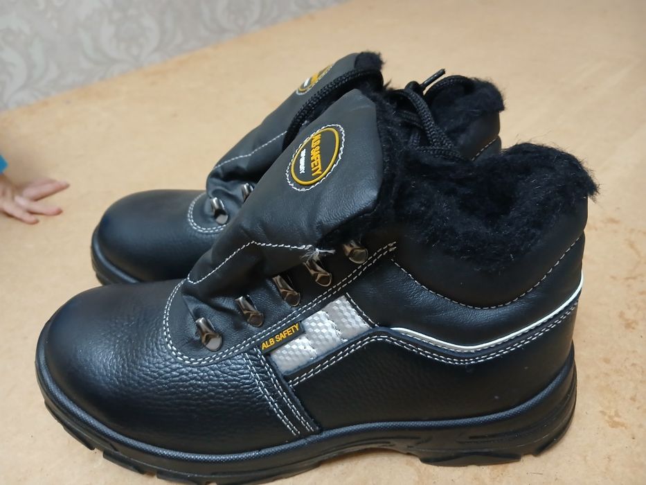 Зимний сапог, новый, кожа размер 40 и 43, калын