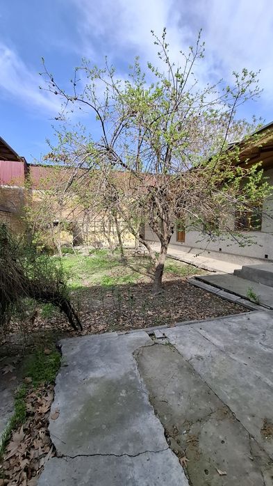 Ховли уй сотилади