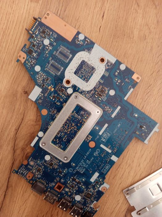 Части за лаптоп HP model 15-bs042nu