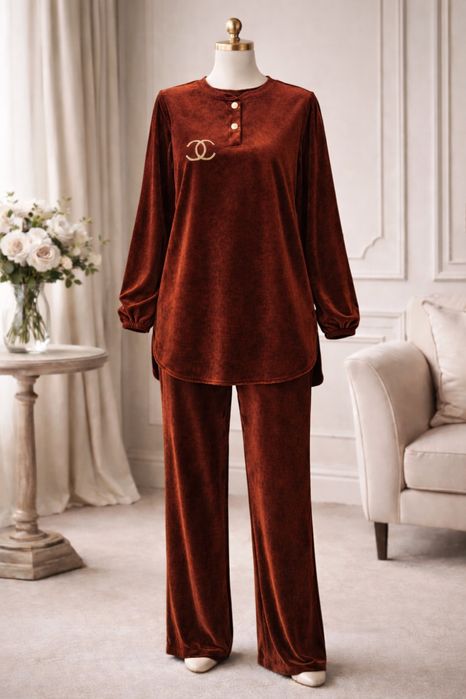 Ayollar Uchun Ikki Qismli Velur Kostyum