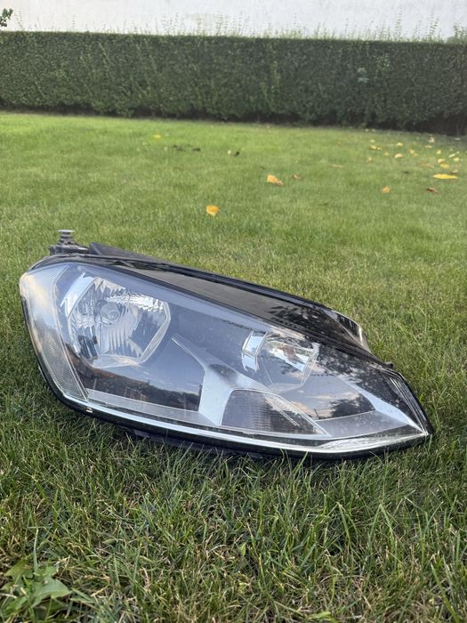 Продавам фарове за Голф 7