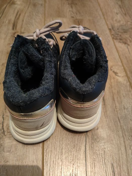 Кроссовки зимние