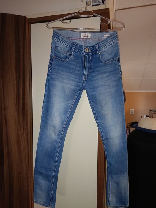 Дамски дънки различни модели