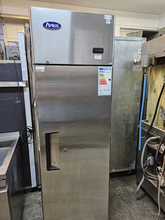 Плюсова витрина с стъкло 1000лв