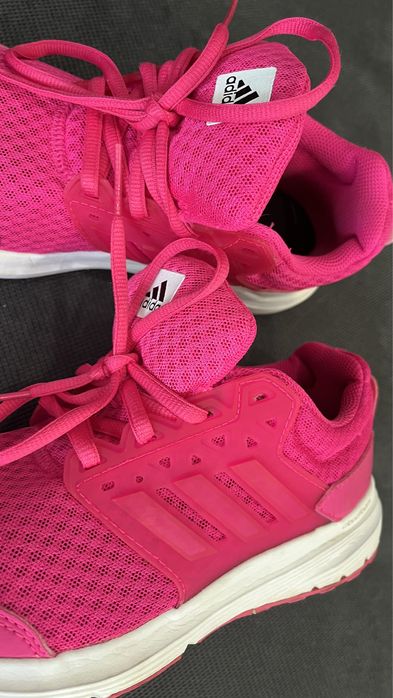 Adidas дамски цикламени маратонки