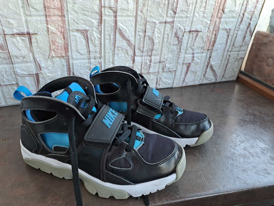 маратонки за момче,кожени кецове,спортни обувки Nike,найк,номер 38,5
