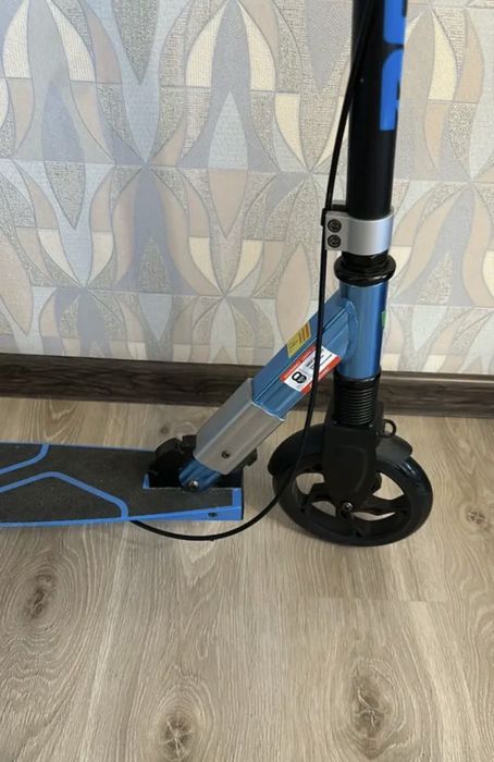 Продам самокат срочно