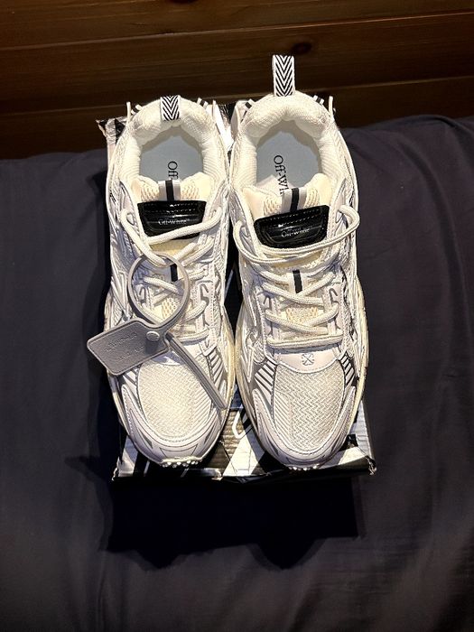 Кросовки Off-White «Be Right Back