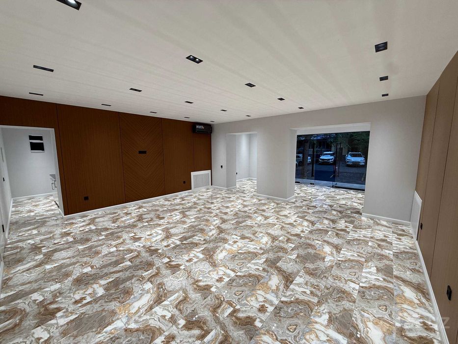 Продажа офиса 90 м² с готовым арендатором — Дархан, Akay City