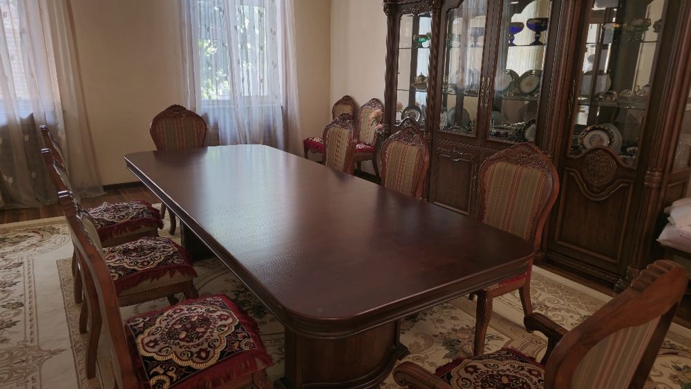 Срочно продам стол