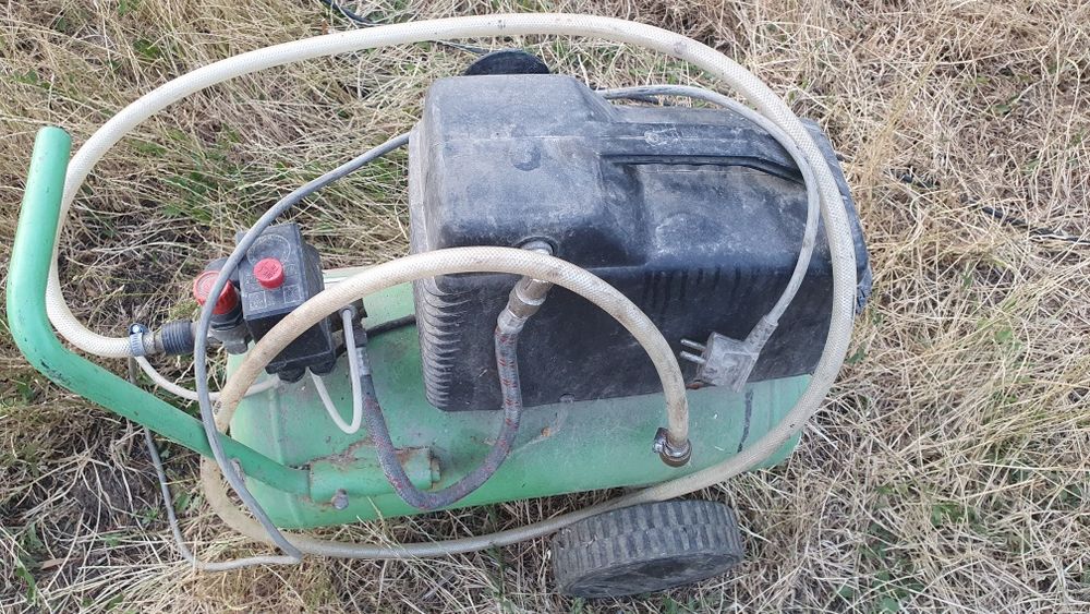 Vând compresor aer de 24 l!